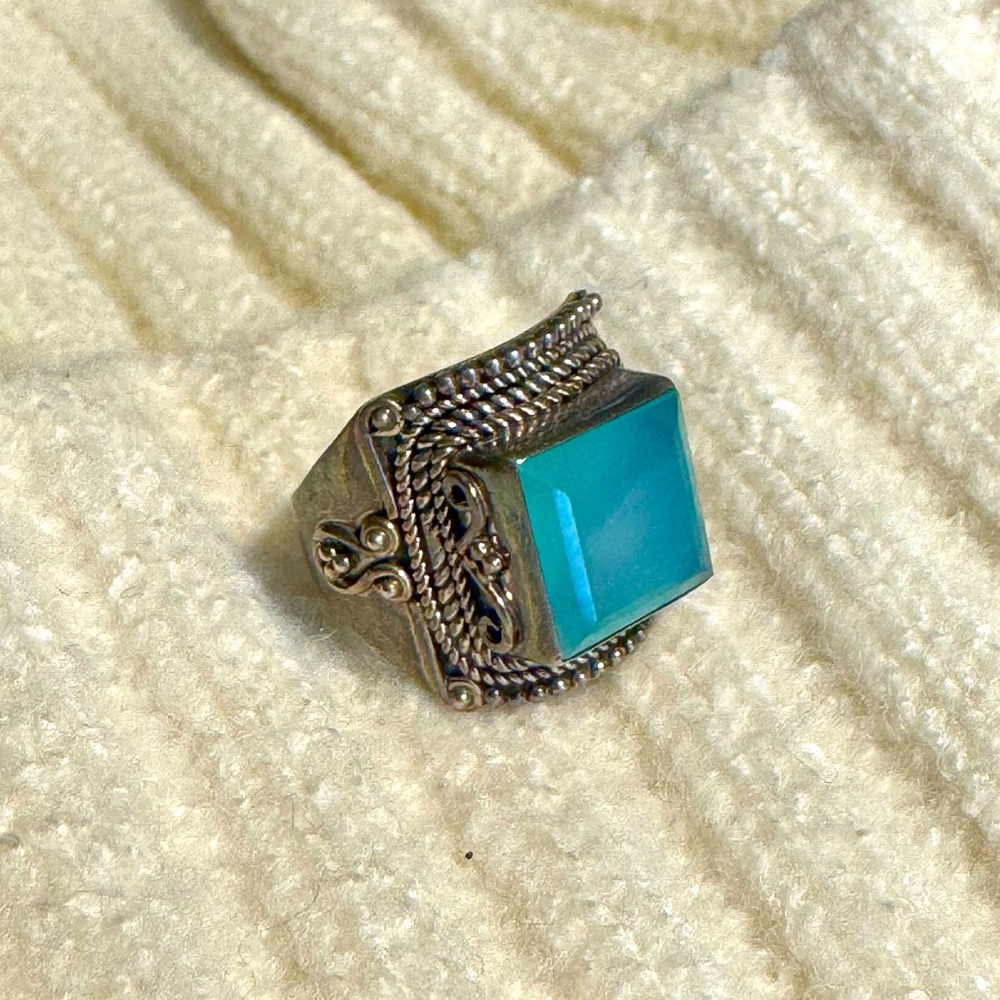 Vintage Sterling silver and blue Chalcedony ring